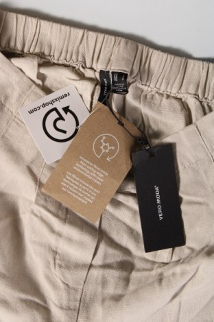 Дамски къс панталон Vero Moda, Размер S, Цвят Бежов, Цена 27,60 лв.