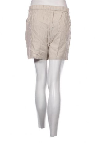 Дамски къс панталон Vero Moda, Размер S, Цвят Бежов, Цена 27,60 лв.