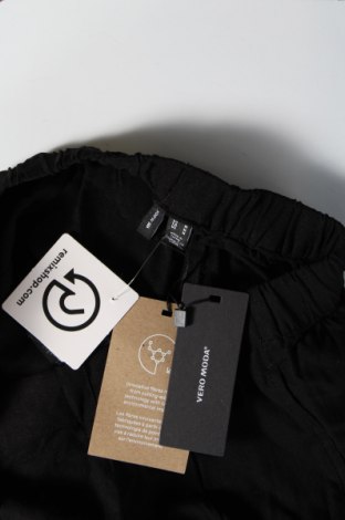 Γυναικείο κοντό παντελόνι Vero Moda, Μέγεθος M, Χρώμα Μαύρο, Τιμή 5,77 €