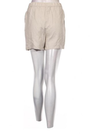 Дамски къс панталон Vero Moda, Размер XS, Цвят Бежов, Цена 27,60 лв.