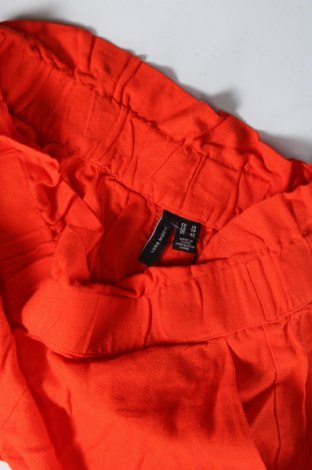 Pantaloni scurți de femei Vero Moda, Mărime XS, Culoare Roșu, Preț 26,32 Lei