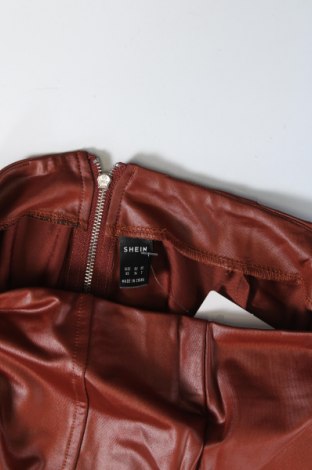Γυναικείο παντελόνι δερμάτινο SHEIN, Μέγεθος XS, Χρώμα Καφέ, Τιμή 4,74 €