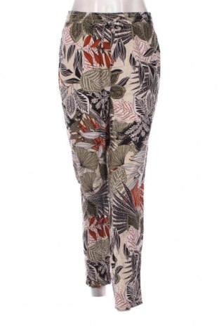 Дамски панталон Christian Berg, Размер M, Цвят Многоцветен, Цена 23,12 лв.