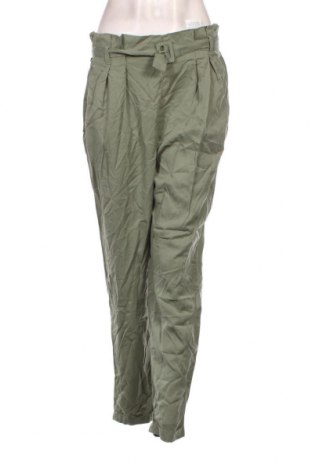Дамски панталон Diverse, Размер M, Цвят Зелен, Цена 14,72 лв.