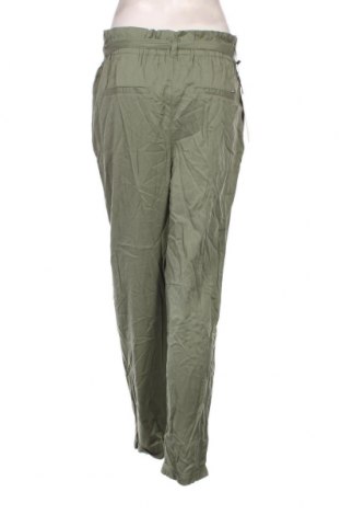 Дамски панталон Diverse, Размер M, Цвят Зелен, Цена 13,34 лв.