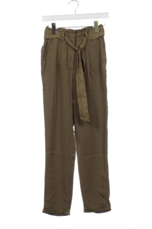 Дамски панталон Garcia, Размер XS, Цвят Зелен, Цена 10,44 лв.