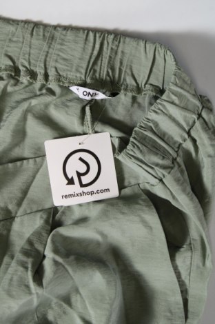 Дамски панталон ONLY, Размер M, Цвят Зелен, Цена 23,22 лв.