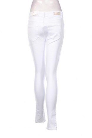 Дамски панталон ONLY, Размер M, Цвят Бял, Цена 16,74 лв.