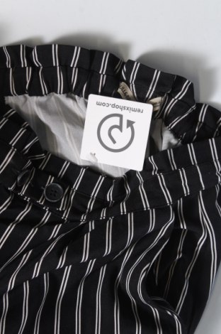 Дамски панталон Pull&Bear, Размер M, Цвят Черен, Цена 29,00 лв.