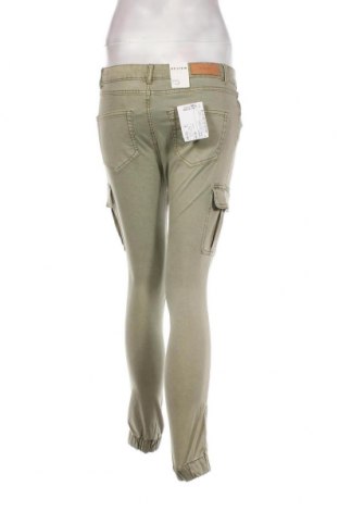 Дамски панталон Review, Размер M, Цвят Зелен, Цена 18,27 лв.