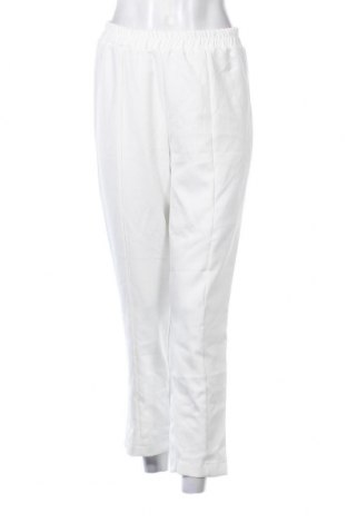 Pantaloni de femei Trendyol, Mărime M, Culoare Alb, Preț 28,62 Lei