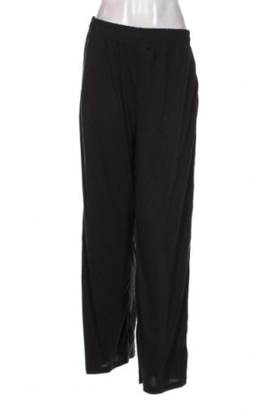 Дамски панталон Urban Classics, Размер M, Цвят Черен, Цена 23,12 лв.