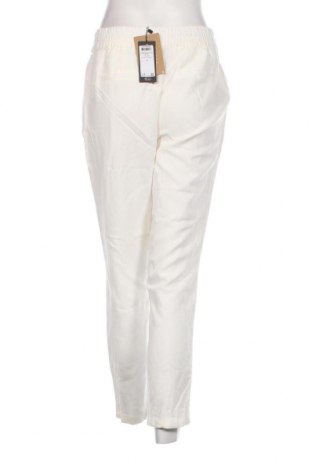 Damenhose Vero Moda, Größe M, Farbe Weiß, Preis 27,84 €