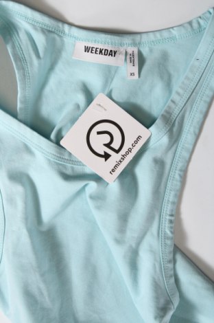 Γυναικείο αμάνικο μπλουζάκι Weekday, Μέγεθος XS, Χρώμα Μπλέ, Τιμή 10,82 €