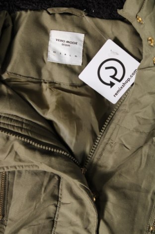 Dámska bunda  Vero Moda, Veľkosť XS, Farba Zelená, Cena  5,92 €