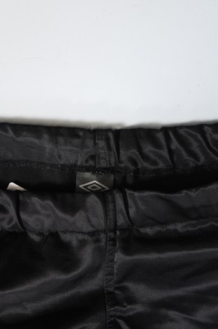 Παιδική κάτω φόρμα Umbro, Μέγεθος 12-13y/ 158-164 εκ., Χρώμα Μαύρο, Τιμή 14,85 €