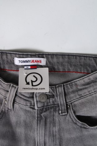 Мъжки къс панталон Tommy Hilfiger, Размер S, Цвят Сив, Цена 150,00 лв.