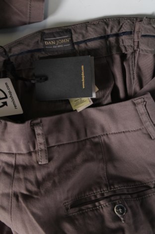 Мъжки панталон Dan John, Размер M, Цвят Сив, Цена 46,00 лв.