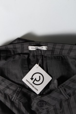 Pantaloni de bărbați Funky Staff, Mărime M, Culoare Gri, Preț 95,39 Lei