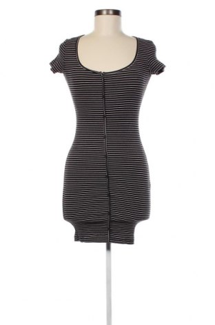 Kleid Bershka, Größe XS, Farbe Schwarz, Preis 4,04 €