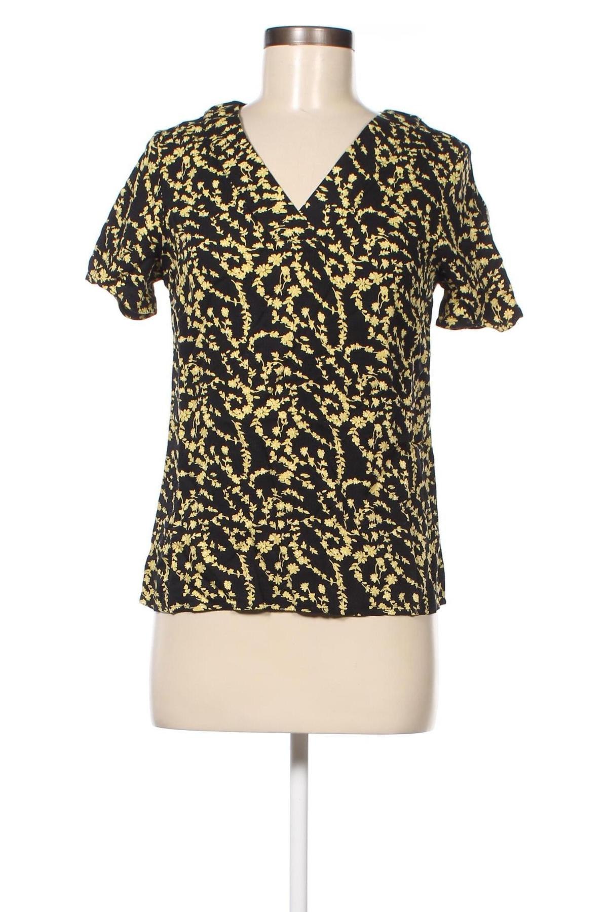 Дамска блуза Pieces, Размер XS, Цвят Многоцветен, Цена 8,80 лв.