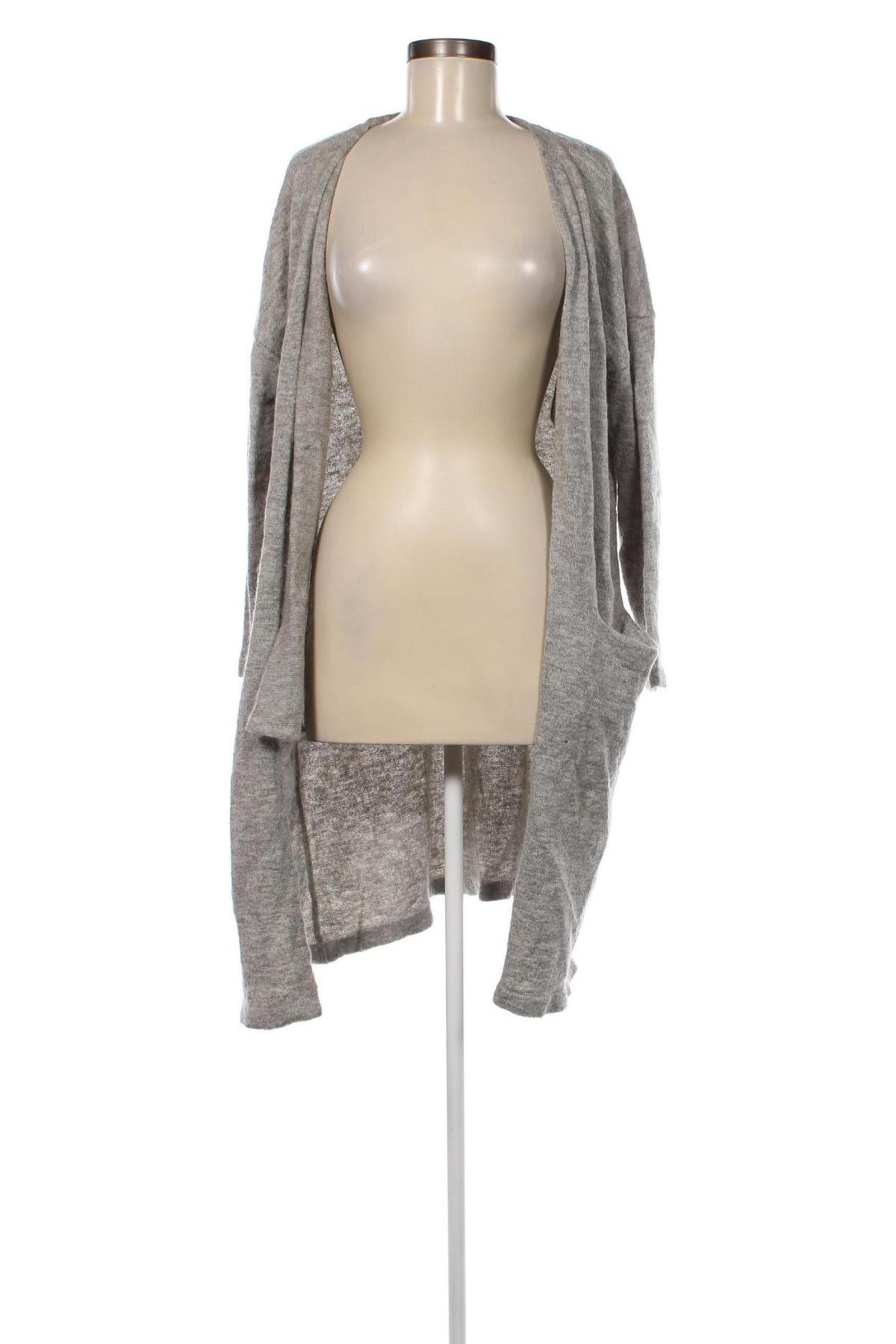 Damen Strickjacke Soaked In Luxury, Größe S, Farbe Grau, Preis 4,59 €