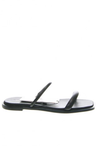 Pantolette Calvin Klein, Größe 38, Farbe Schwarz, Preis 187,99 €