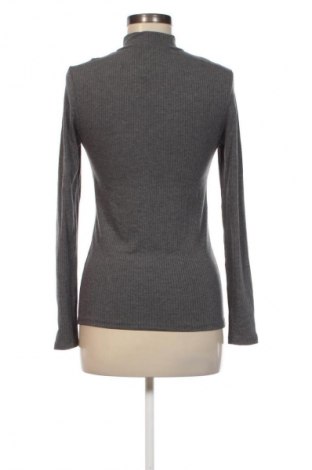 Damen Shirt Stradivarius, Größe M, Farbe Grau, Preis 13,49 €