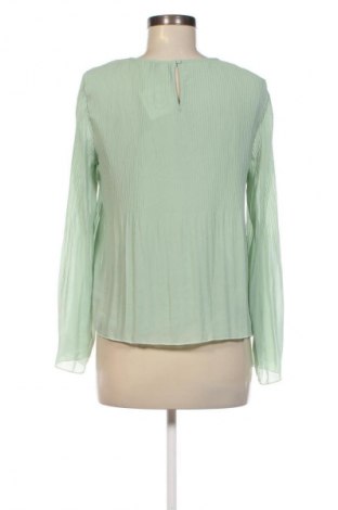 Damen Shirt Stradivarius, Größe M, Farbe Grün, Preis € 5,99