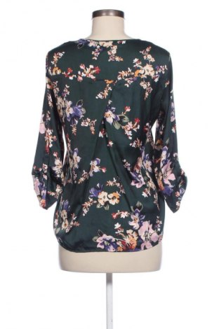 Damen Shirt Stradivarius, Größe M, Farbe Mehrfarbig, Preis 5,99 €