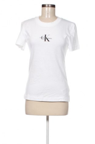 Γυναικείο t-shirt Calvin Klein Jeans, Μέγεθος S, Χρώμα Λευκό, Τιμή 35,99 €