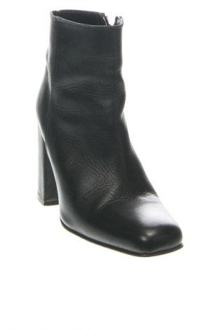 Botine de damă Boohoo, Mărime 36, Culoare Negru, Preț 119,99 Lei