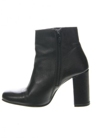 Botine de damă Boohoo, Mărime 36, Culoare Negru, Preț 119,99 Lei