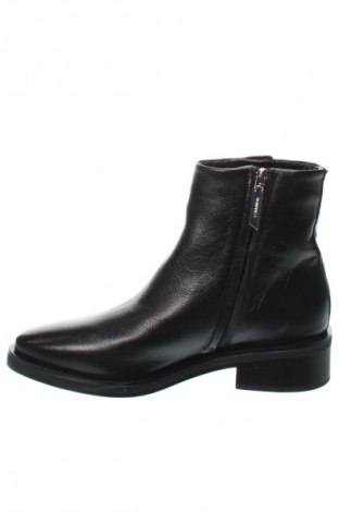 Botine de damă Calvin Klein, Mărime 39, Culoare Negru, Preț 877,99 Lei