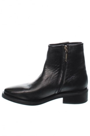 Botine de damă Calvin Klein, Mărime 39, Culoare Negru, Preț 877,99 Lei