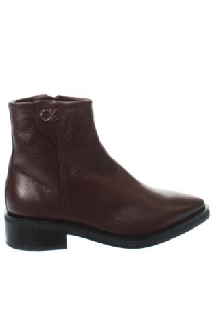 Botine de damă Calvin Klein, Mărime 39, Culoare Maro, Preț 1.253,99 Lei