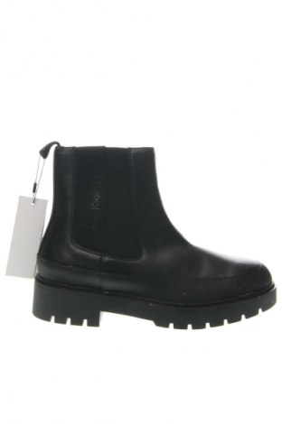 Botine de damă Calvin Klein Jeans, Mărime 41, Culoare Negru, Preț 251,99 Lei