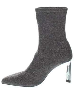 Botine de damă Stradivarius, Mărime 38, Culoare Argintiu, Preț 194,50 Lei