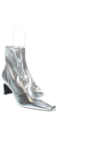 Botine de damă Zara Trafaluc, Mărime 38, Culoare Argintiu, Preț 201,88 Lei