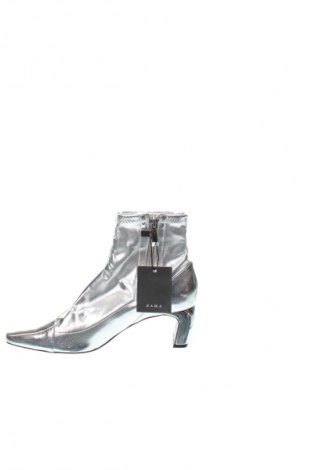 Damen Stiefeletten Zara Trafaluc, Größe 38, Farbe Silber, Preis 25,06 €