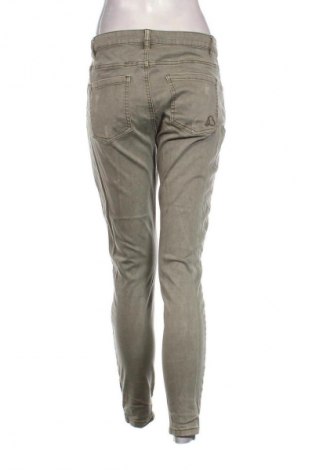 Damen Jeans Beloved, Größe M, Farbe Grün, Preis 7,99 €