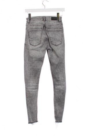 Damen Jeans Bershka, Größe XS, Farbe Grau, Preis € 12,79