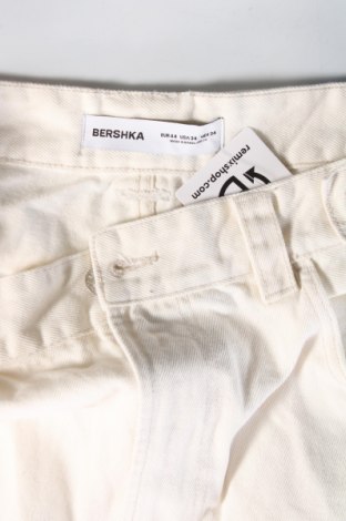 Damen Jeans Bershka, Größe L, Farbe Weiß, Preis € 20,49