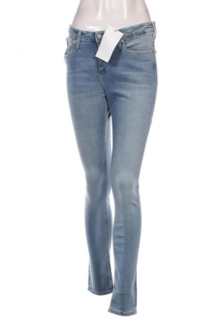 Dámske džínsy  Calvin Klein Jeans, Veľkosť M, Farba Modrá, Cena  53,95 €