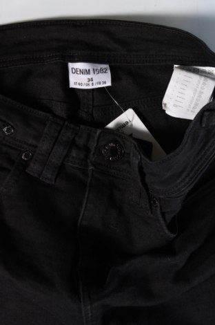 Damskie jeansy Denim 1982, Rozmiar S, Kolor Czarny, Cena 46,99 zł