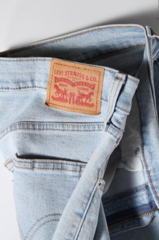 Дамски дънки Levi's, Размер L, Цвят Син, Цена 52,99 лв.