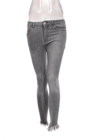 Damen Jeans Mango, Größe M, Farbe Grau, Preis € 4,99