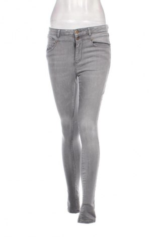 Damen Jeans ONLY, Farbe Grau, Preis € 11,99