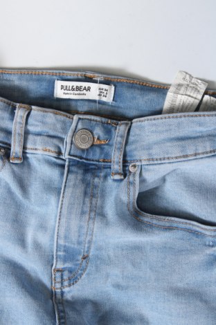 Damskie jeansy Pull&Bear, Rozmiar XS, Kolor Niebieski, Cena 40,99 zł