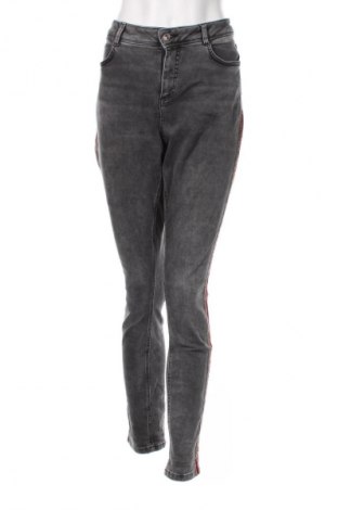 Damen Jeans Street One, Größe XXL, Farbe Grau, Preis 15,99 €